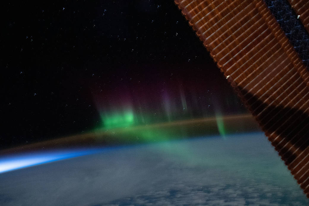 Aurora austral com vista para o céu do sul e estrelas criadas com ia  generativa
