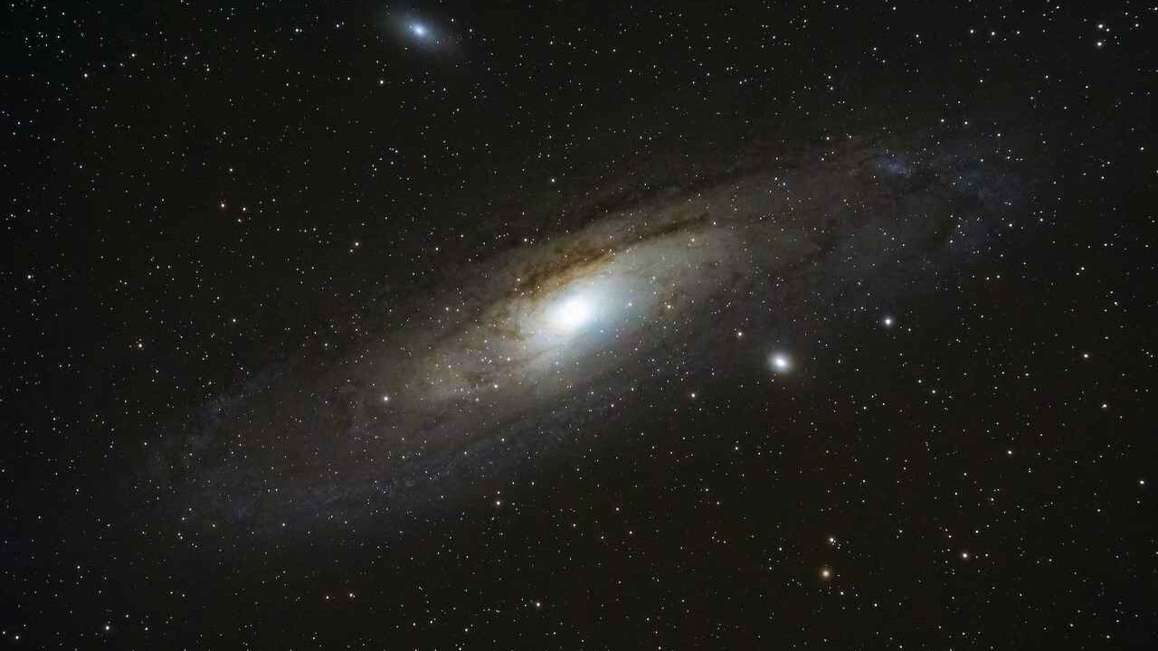 10 descobertas mostram que Einstein estava certo sobre o universo, e 1 um caso em que ele errou