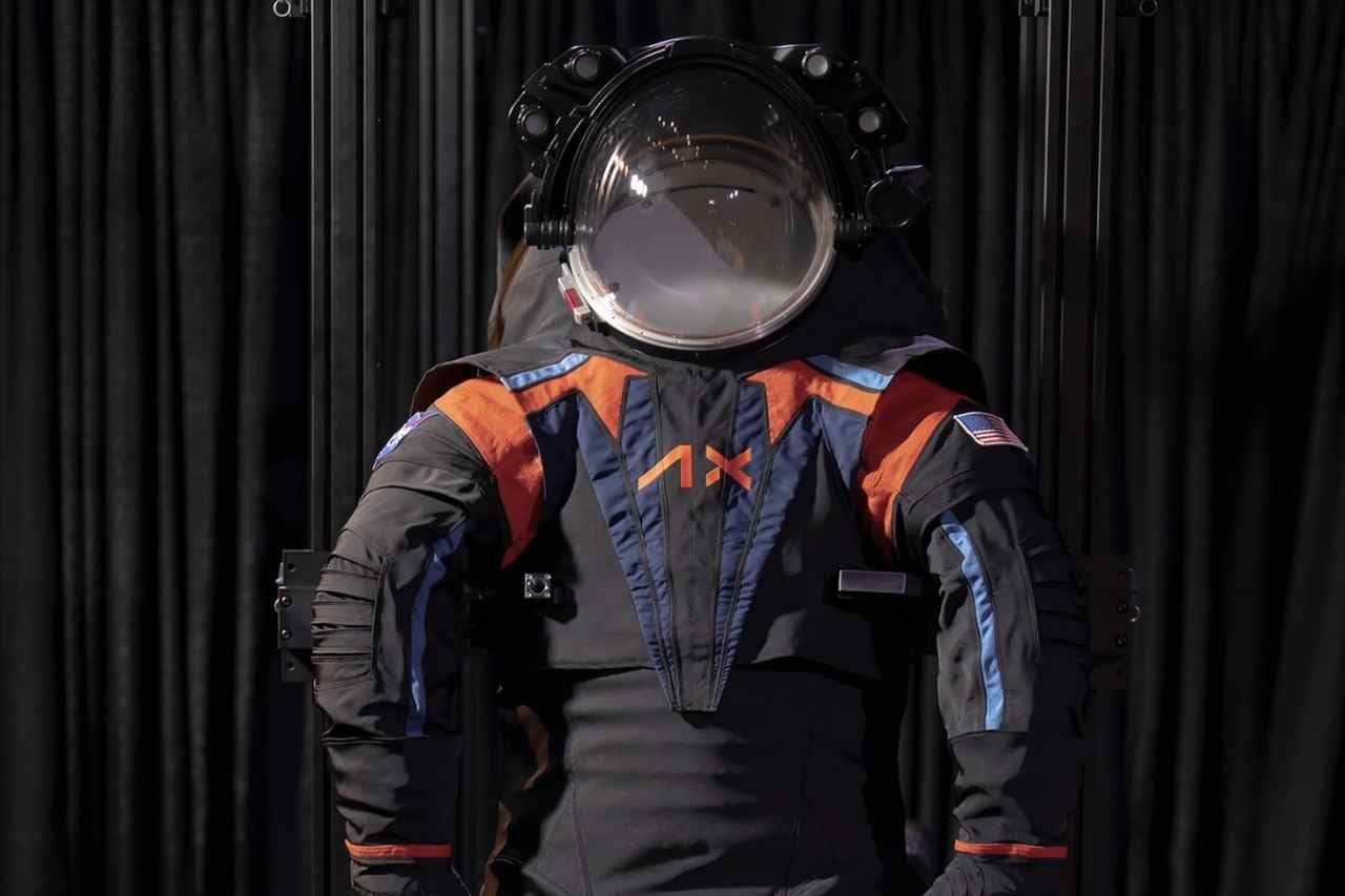 Nasa mostra novos trajes de astronauta cheios de tecnologia, mas sem banheiro