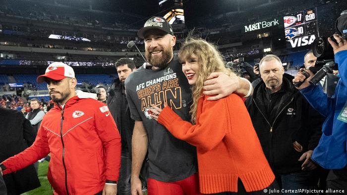 Checagem de fatos: Taylor Swift, Travis Kelce e o Super Bowl - Planeta