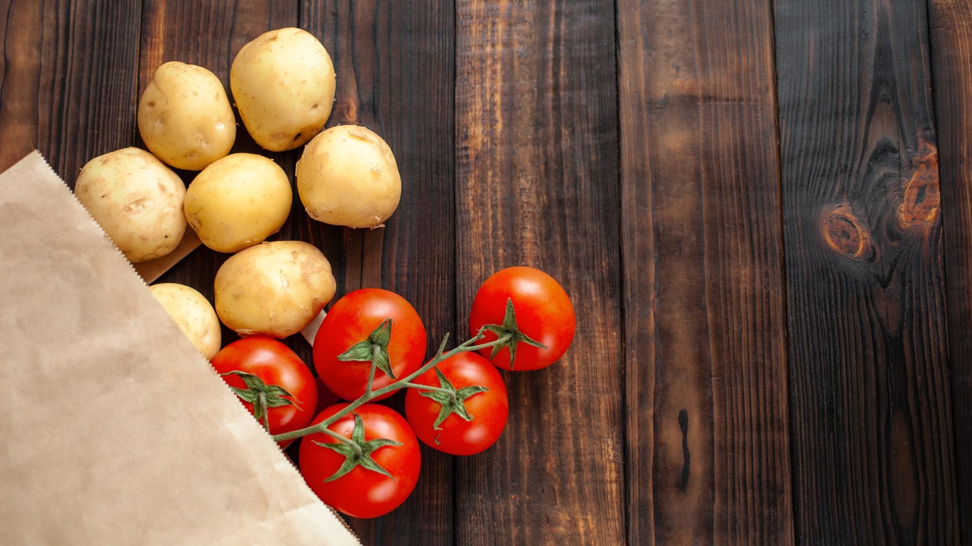 Pesquisas indicam que batatas e tomates podem ter ancestral comum - Foto; Envato