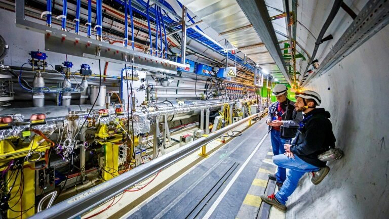 Físicos descobriram uma nova partícula com o Grande Colisor de Hádrons