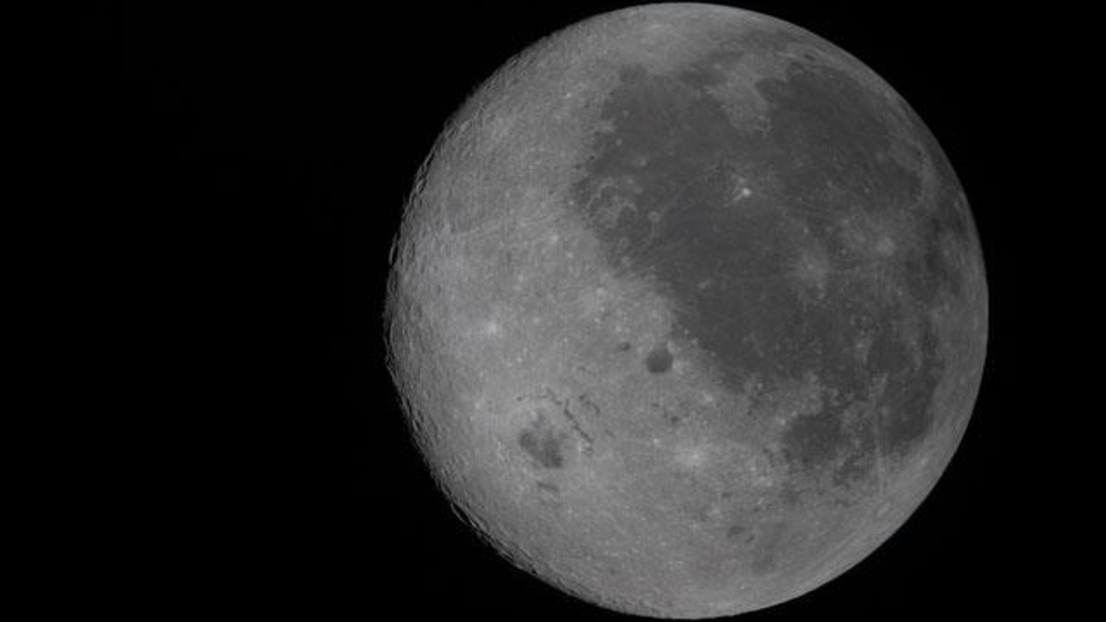 Nova imagem exibe fronteira entre lado visível e lado oculto da Lua