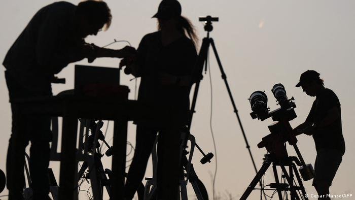 Eclipse solar total: cientistas estudam impactos em animais e Sol